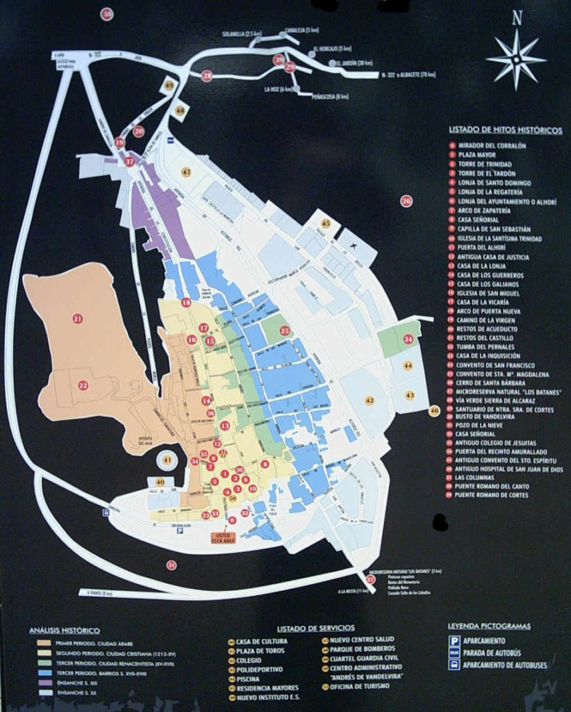 Plano de Alcaraz. Ubicación de monumentos, servicios y establecimientos hosteleros